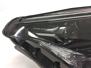 Skoda Enyaq iV I (2020–2026) Scheinwerfer vorne 5LB941016A - 4