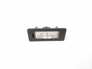 Kennzeichenbeleuchtung - 8T0943021