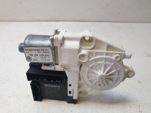 Volkswagen Golf VI (2008–2013) Front door window regulator motor 1K0959792P - 2