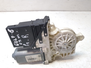 Volkswagen Golf VI (2008–2013) Front door window regulator motor 973622107 - 4