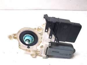 Volkswagen Golf VI (2008–2013) Front door window regulator motor 973622107 - 5