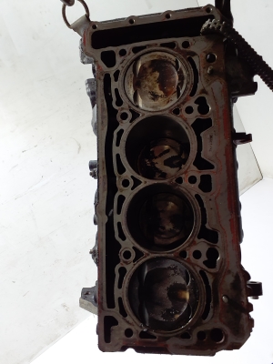 AUDI Q5 (2017–2026) Engine block - 4