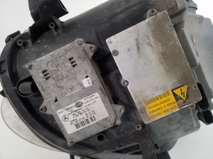Mercedes Benz R-Class 251 (2006–2017) Esituli ja selle osad A2518202261 - 7