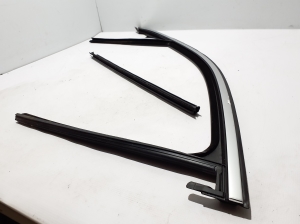 Mercedes Benz GLS 167 (2019–2026) Esiukse tihenduskumm A1677251300 - 2