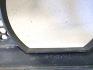 AUDI A6 C6 (2004–2011) Vējstikla tīrītāju mehānisma apdare pie stikla 4F1819447 - 3