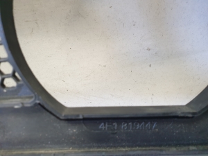 AUDI A6 C6 (2004–2011) Vējstikla tīrītāju mehānisma apdare pie stikla 4F1819447 - 4