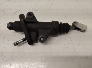 Clutch slave cylinder - 95VW7A543B0