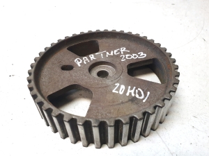 Pulley on camshaft - 