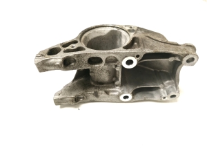 Mercedes Benz B-Class 246 (2011–2017) Front drive shaft bracket A2702230138 - 4