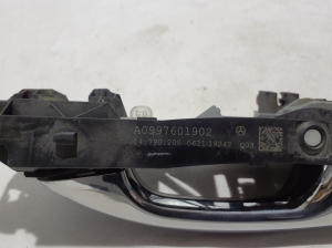 Mercedes Benz GLS 167 (2019–2026) Front door external opening handle and its details - 3
