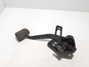   Brake pedal  - A1672901000 