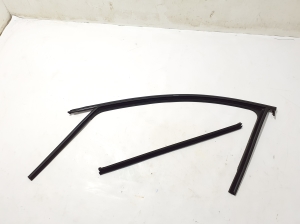   Baguette extérieure de vitre de porte avant  - 5FF837431A 