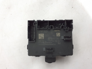   Boîtier de commande de porte avant  - 3WA959592A 