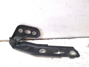 Charnière de capot moteur - 4E0823302