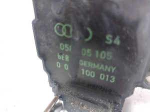 AUDI A8 D2 (1994–2002) Süütepool 058905105 - 4