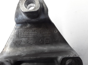  Engine cushion 