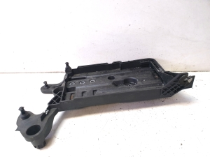 Volkswagen Passat B8 (2014–2023) Batteriehalter 5Q0915321 - 4