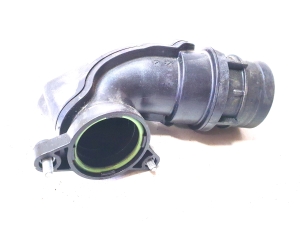 Volkswagen Passat B8 (2014–2023) Turbo jahutustoru 04E129656S - 3