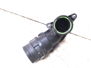 Volkswagen Passat B8 (2014–2023) Turbo jahutustoru 04E129656S - 4
