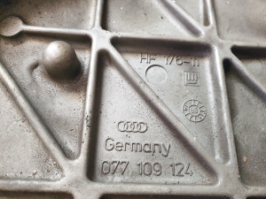 AUDI A8 D2 (1994–2002) Timing belt cover 077109124 - 5