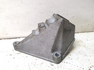 Support de fixation moteur - 4D0199307E