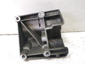 AUDI A8 D2 (1994–2002) A/C compressor bracket 077260885E - 3