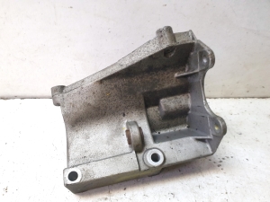AUDI A8 D2 (1994–2002) A/C compressor bracket 077260885E - 4