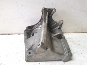 AUDI A8 D2 (1994–2002) A/C compressor bracket 077260885E - 6