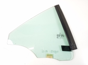   Rear quarter glass  -  
