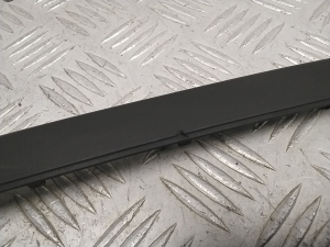 BMW 2 SERIES F45 (2014–2026) Windshield pillar outer molding 7301035 - 6