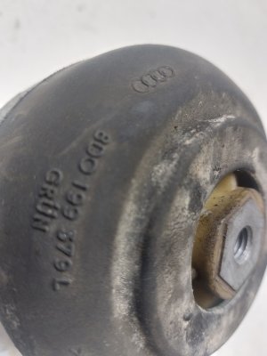 AUDI A8 D2 (1994–2002) Mootoripadi 8D0199379L - 4