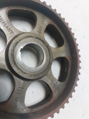 AUDI A8 D2 (1994–2002) Pulley on camshaft 077109111G - 3