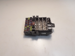 Interior fuse box - T1EE711