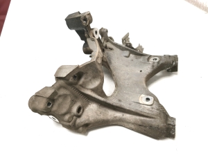 AUDI A4 B9 (2015–2026) Esimese alusraami muu osa 8W0399296E - 4
