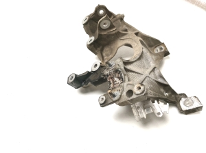   Autre pièce du berceau avant  - 8W0399296E 