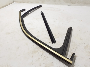 RENAULT 5- I (2024–2026) Front door rubber seal 803302482R - 2