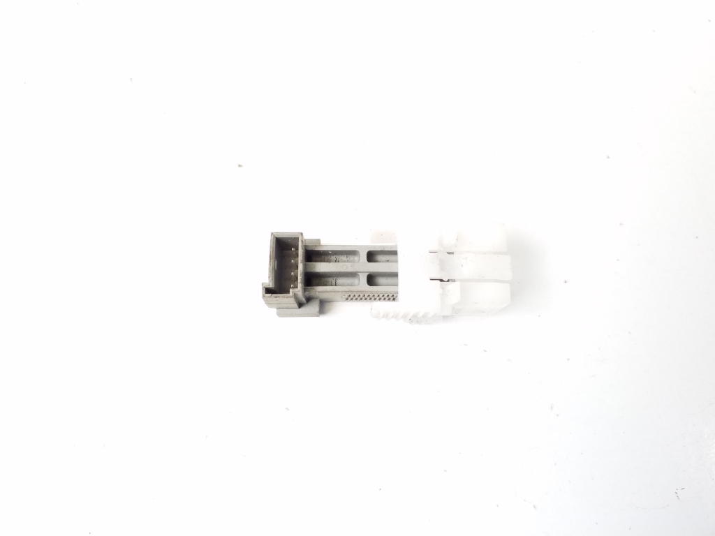 Mercedes Benz E-Class W212 (2009–2015) Bremslichtschalter A0015456309 Mercedes Benz E-Class W212 (2009–2015) Bremslichtschalter A0015456309