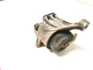 AUDI A4 B9 (2015–2026) Engine mount 8W0199371AT - 4