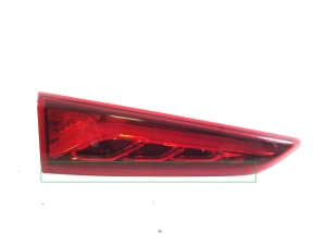  Tail light on trunk lid  - 92403J9100 