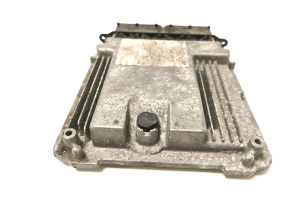AUDI A4 B9 (2015–2026) Calculateur moteur 04L906026FS - 4
