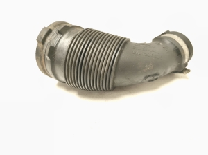 AUDI A4 B9 (2015–2026) Durite d’admission d’air 04L129661B - 5