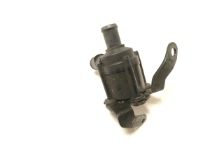 AUDI A4 B9 (2015–2026) Tsirkulatsioonipump 5Q0965561B - 2