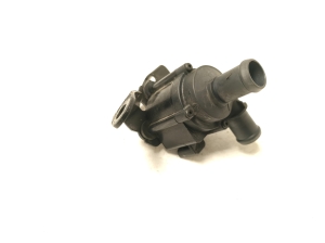AUDI A4 B9 (2015–2026) Tsirkulatsioonipump 5Q0965561B - 3