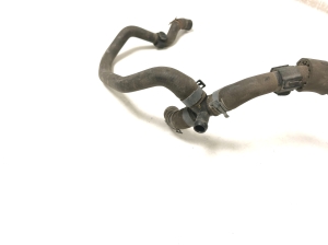 AUDI A4 B9 (2015–2026) Jahutusradiaatori voolik 8W0121087D - 5