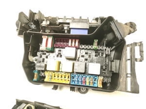 Mercedes Benz B-Class 246 (2011–2017) Fuse boxes A2469060093 - 3