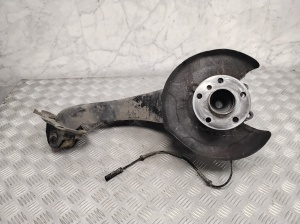   Rear wheel hub  - 6851580 