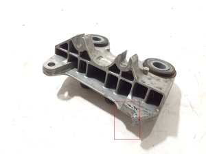 RENAULT 5- I (2024–2026) Engine bracket 112123727R - 2