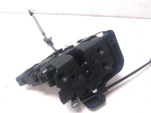 VOLVO XC70 (2007–2016) Rear side door lock 31253917 - 5
