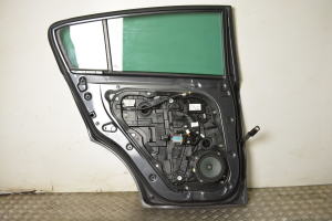 Kia Sportage (2016–2021) Rear side doors - 3