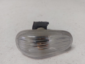 Side mirror turn signal - 4113213